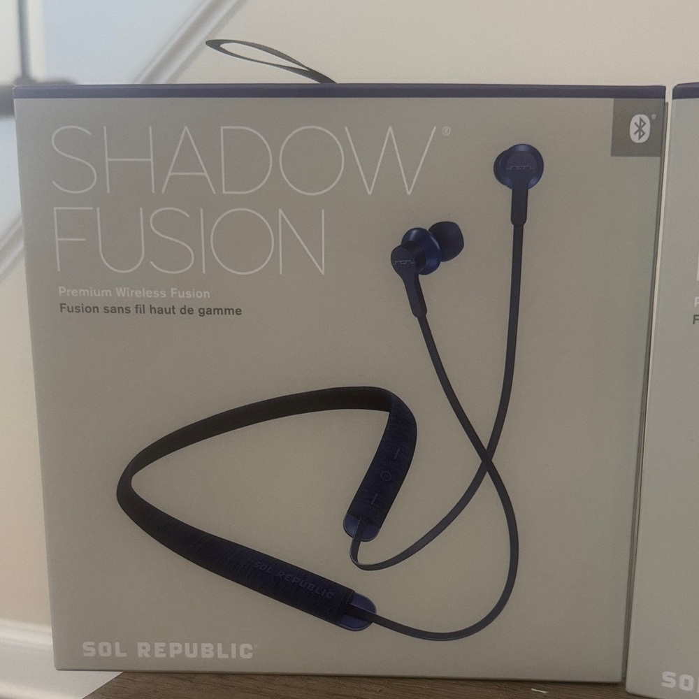 New Shadow Fusion Wireless Earbud Headphones - Blue